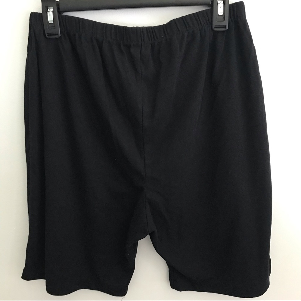 NWT New Addictions Maternity shorts